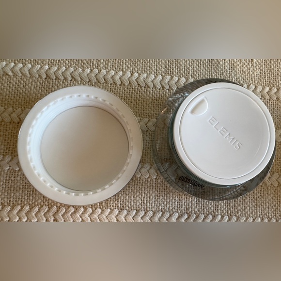 ELEMIS Pro-Collagen Cleansing Balm and Replenishing Night Cream Set - Picture 5 of 6